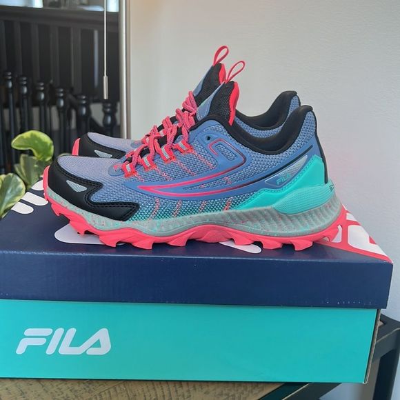 WOMEN'S FILA SANTIAGO ENERGIZED TRAIL RUNNING SHOES | SZ 6 - Picture 7 of 9